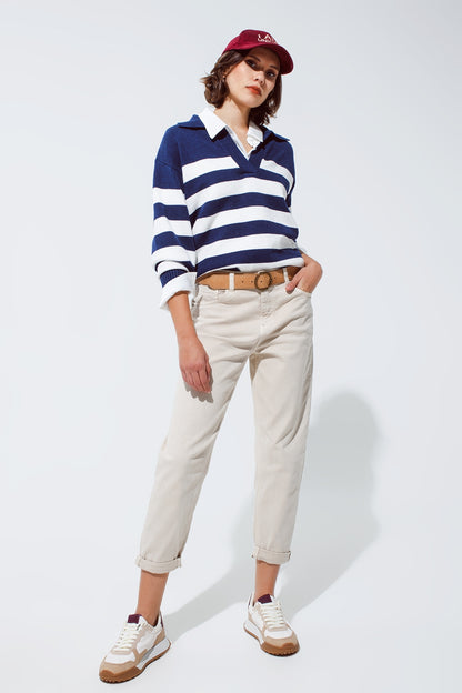 Jersey de rayas azules y blancas con cuello en V y cuello de polo