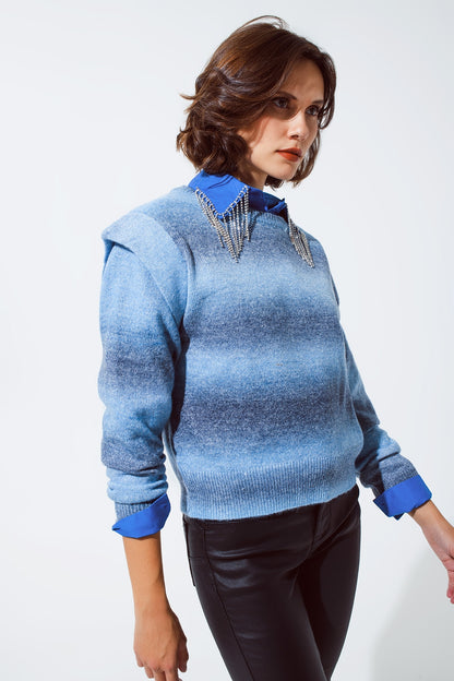 Jersey en diseño ombre azul con cuello redondo y detalles en las mangas