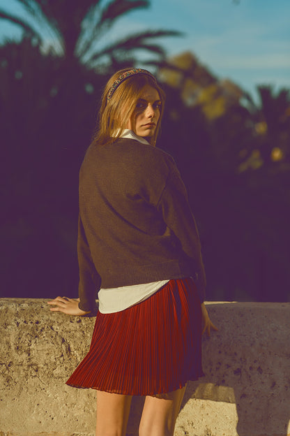 jersey gris carbón con detalle de corazón rojo