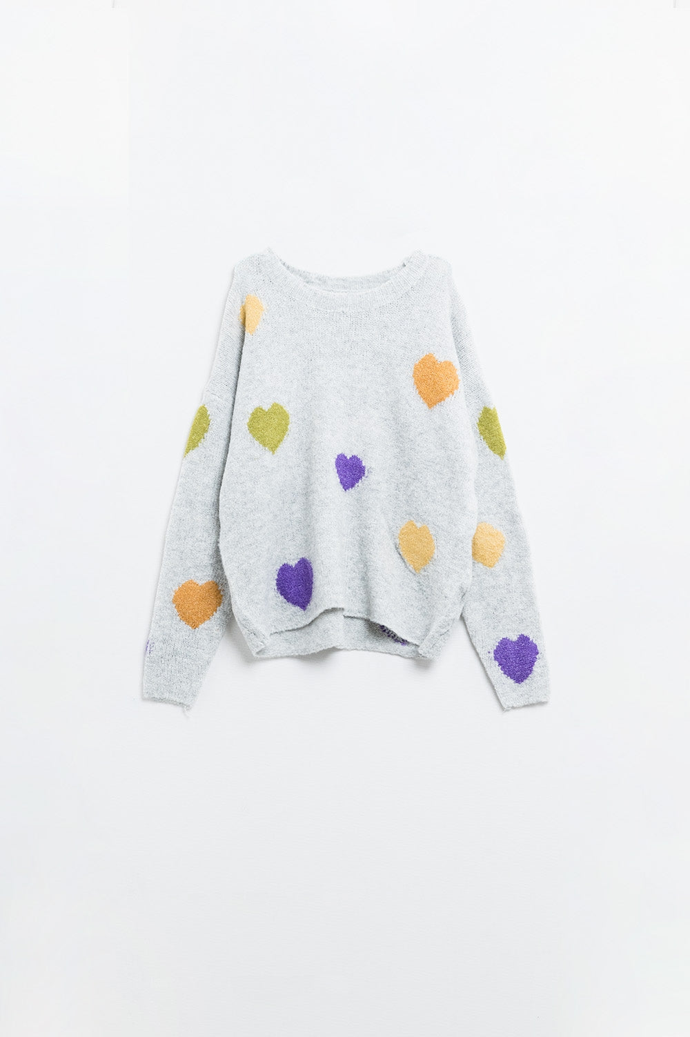 Jersey gris con cuello barco y estampado de corazones