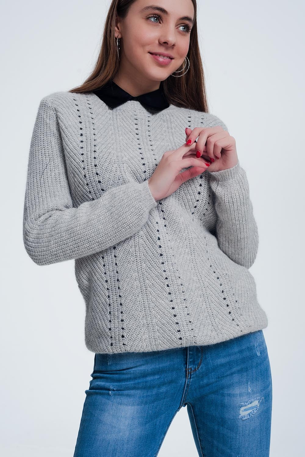 Jersey gris con detalles calados