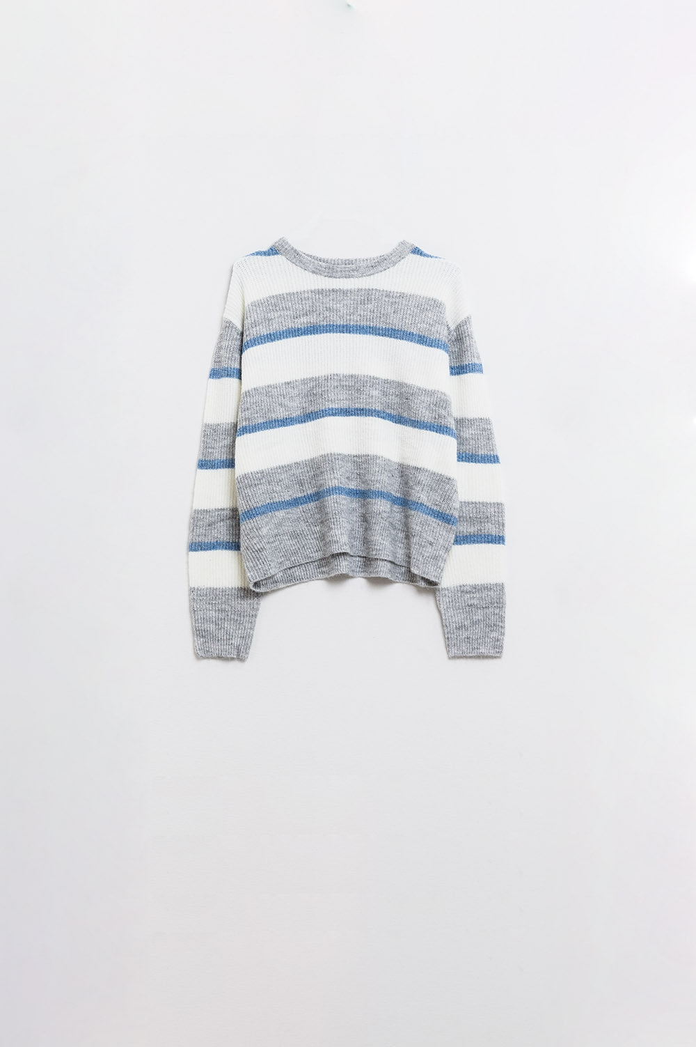 Jersey gris con rayas crudas y azules