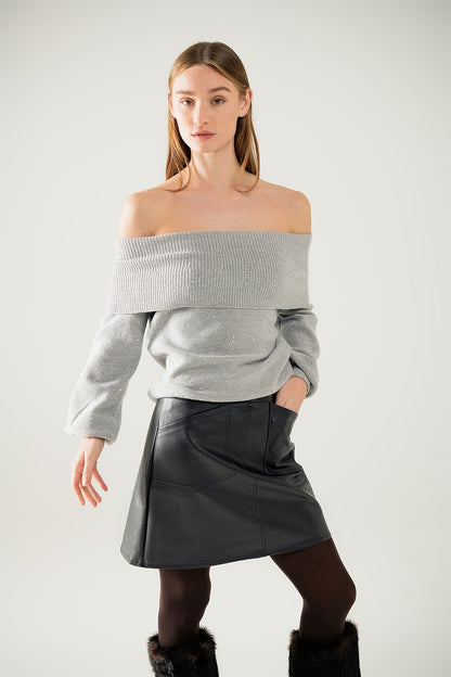 Q2 Jersey gris de cuello barco con lentejuelas