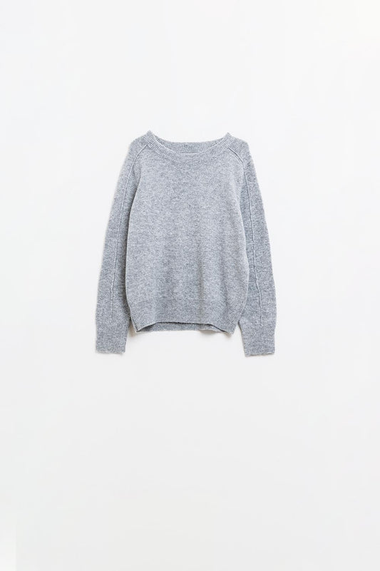 Q2 Jersey gris de cuello redondo con detalle de costura en la manga