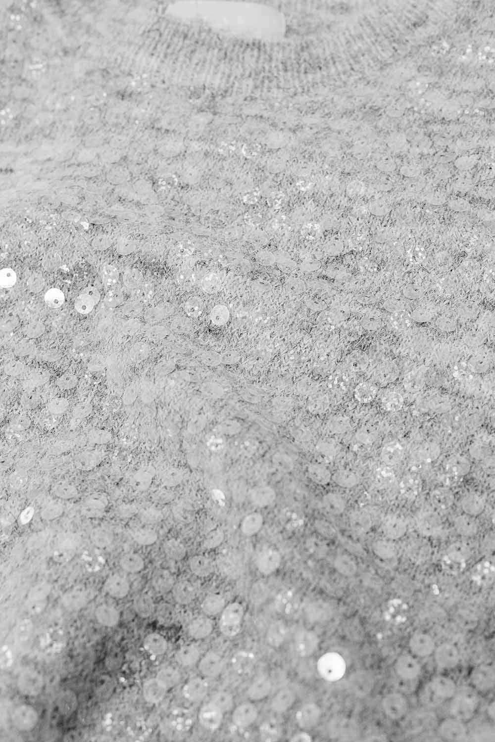 jersey gris de lentejuelas de manga corta