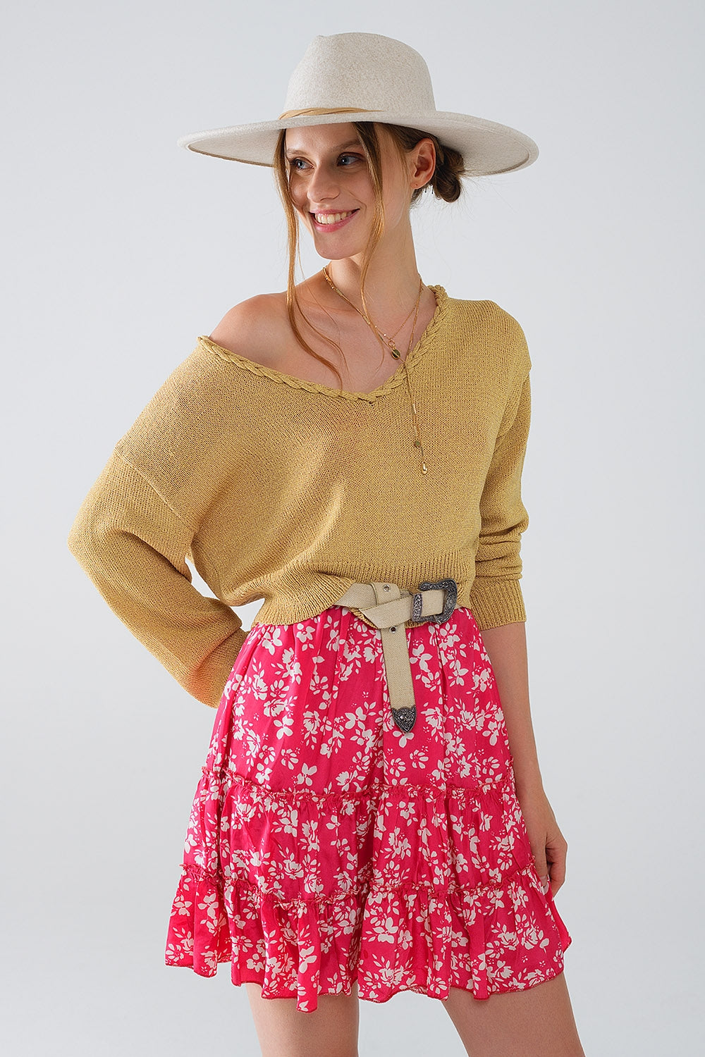 Jersey Ligero Con Cuello En V Ancho Y Detalle Trenzado En Dorado