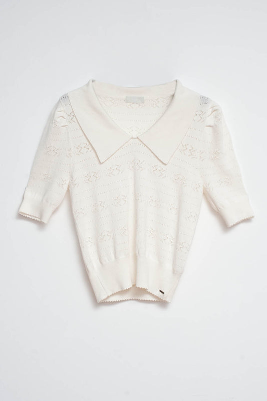 Q2 Jersey manga corta crema con detalles calados y cuello estilo polo