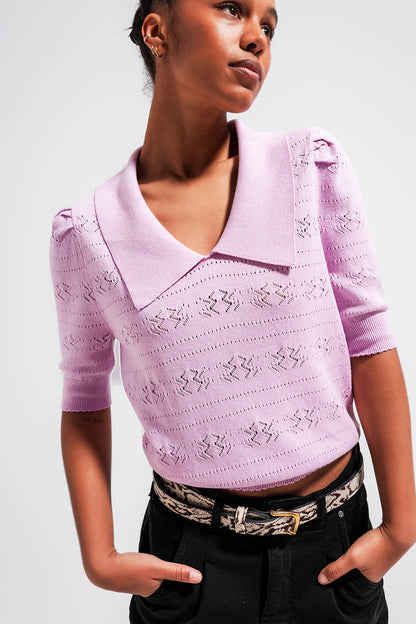 Q2 Jersey manga corta rosa con detalles calados y cuello estilo polo