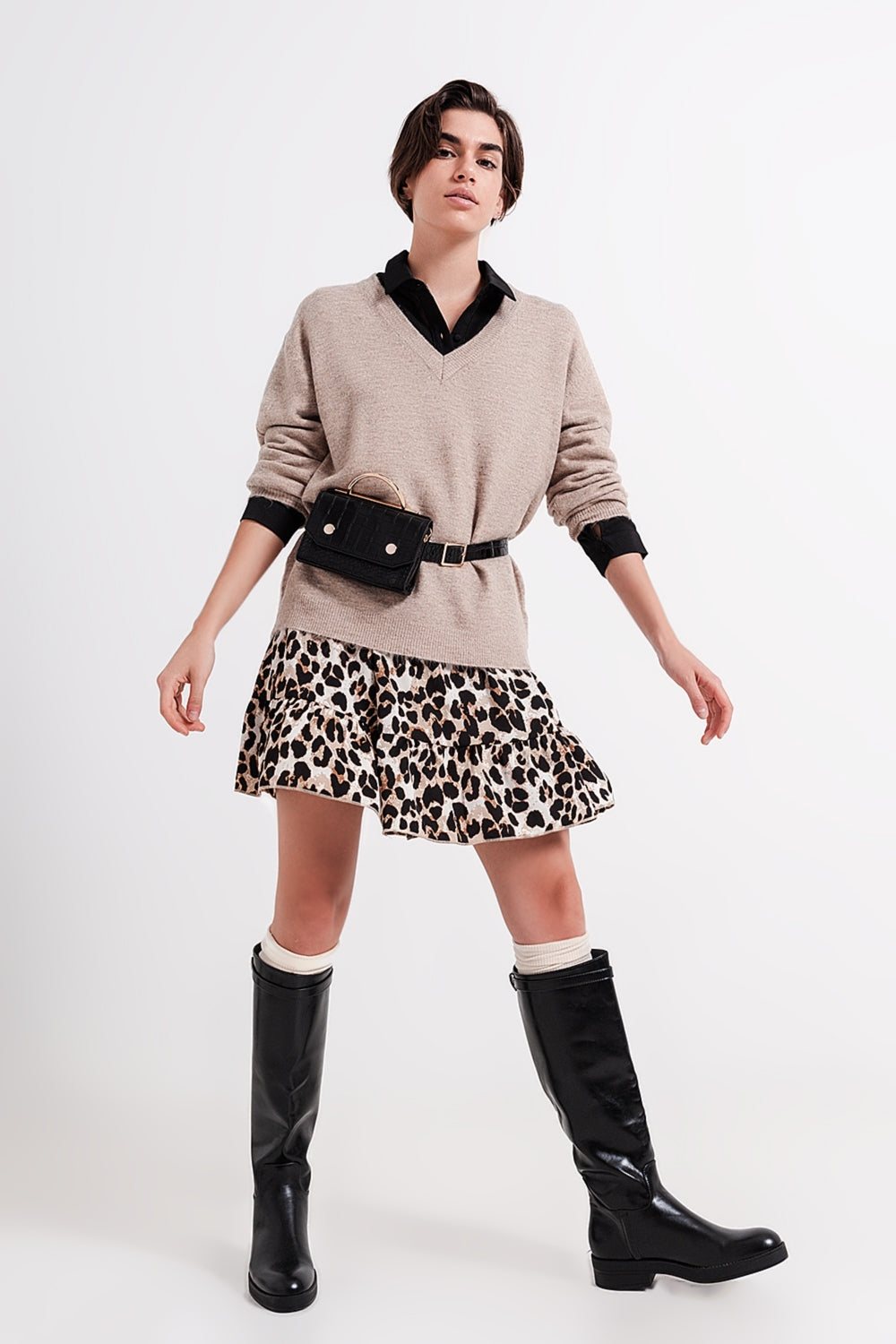 Jersey marron claro con cuello de pico
