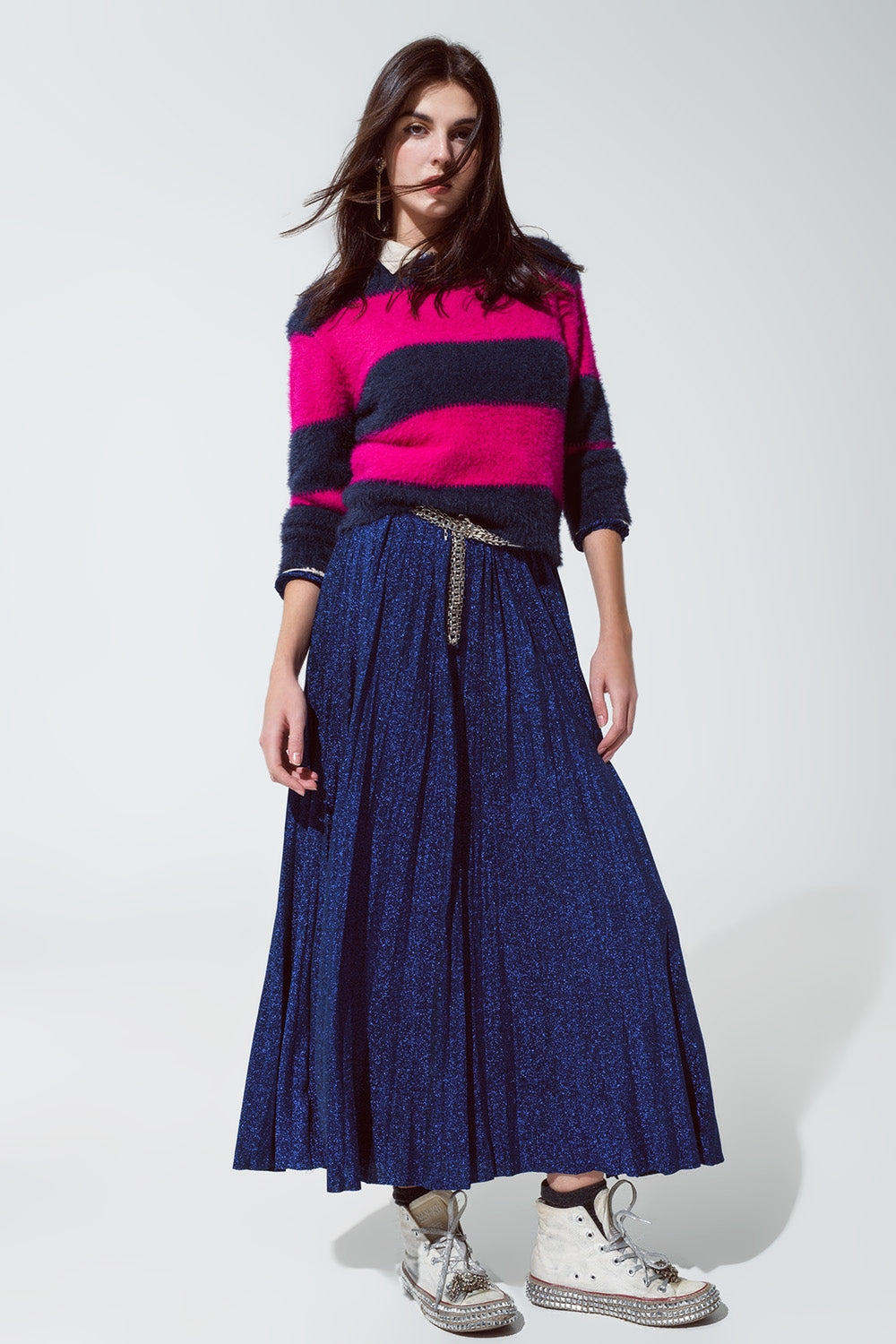 Jersey morado y azul con rayas y cuello redondo