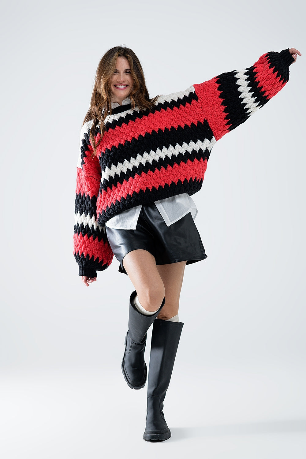 jersey oversize rojo a rayas zig zag