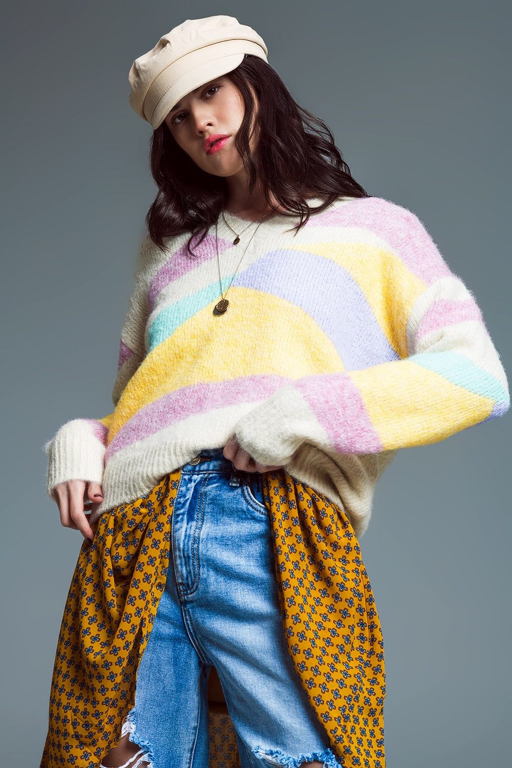 Jersey relajado con escote en V Beige con rayas abstractas en colores pastel