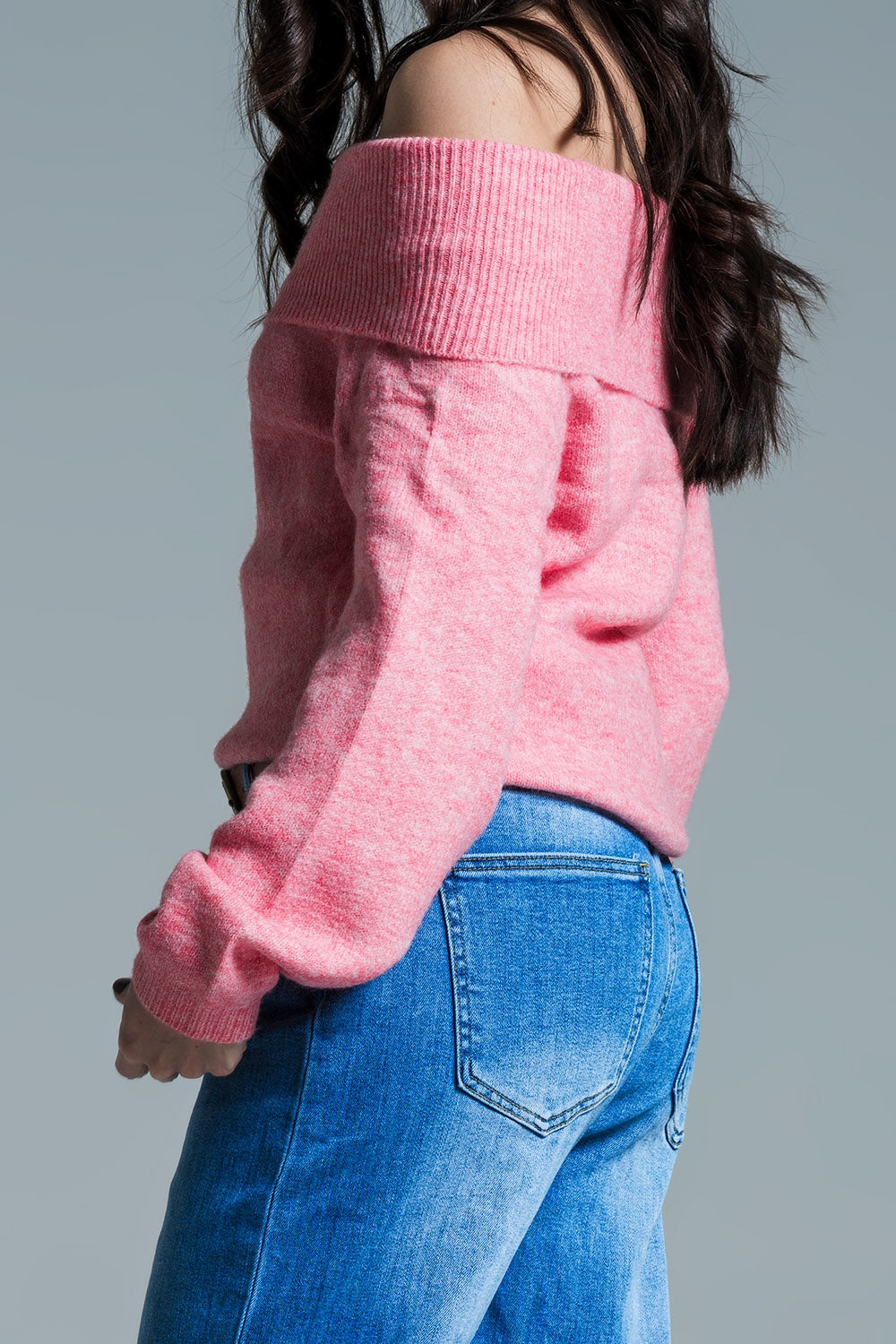 Jersey relajado super suave de color rosa con escote barco