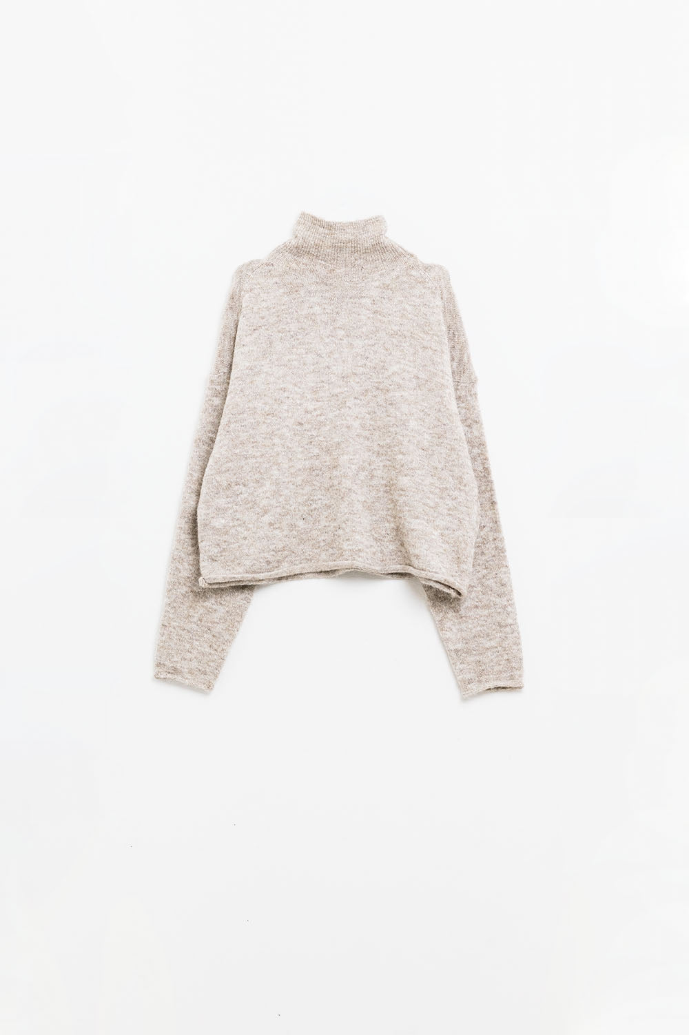 Jersey relax fit beige de cuello alto mullido