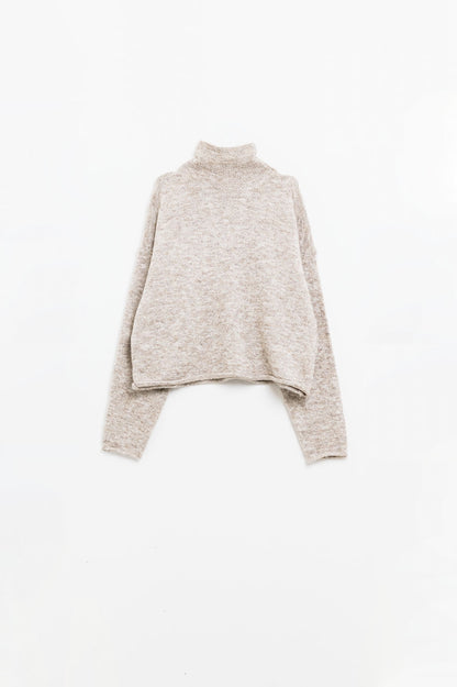 Jersey relax fit beige de cuello alto mullido