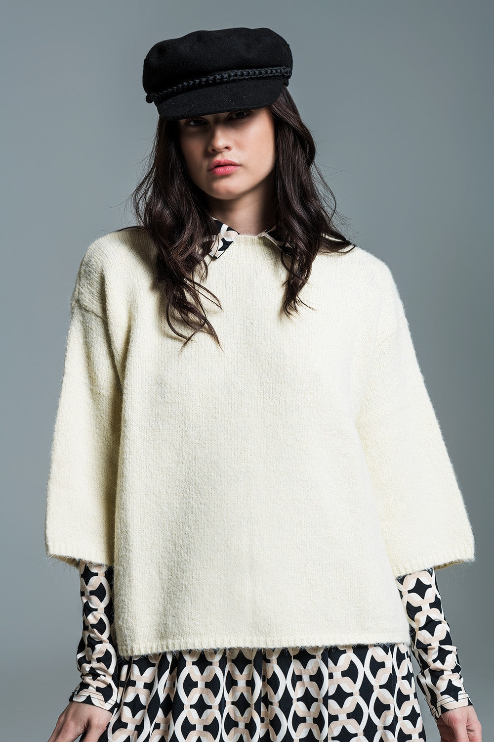 Q2 Jersey Relaxed de manga 3/4 y cuello redondo en color crema