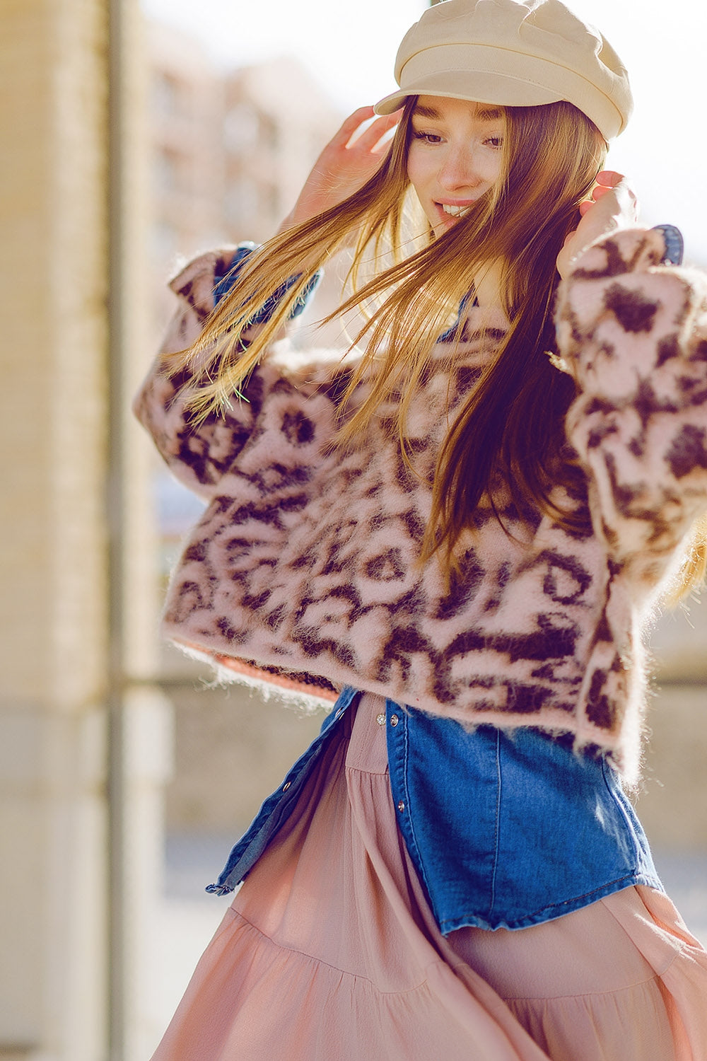 Jersey rosa con estampado de leopardo de punto de lana