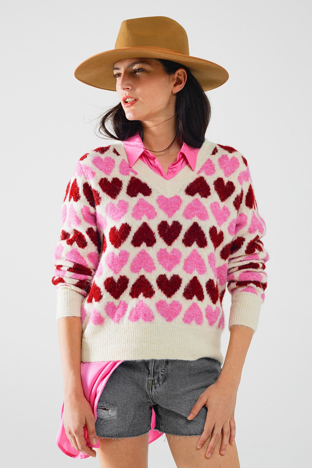Q2 jersey suave en crudo con corazones rosas