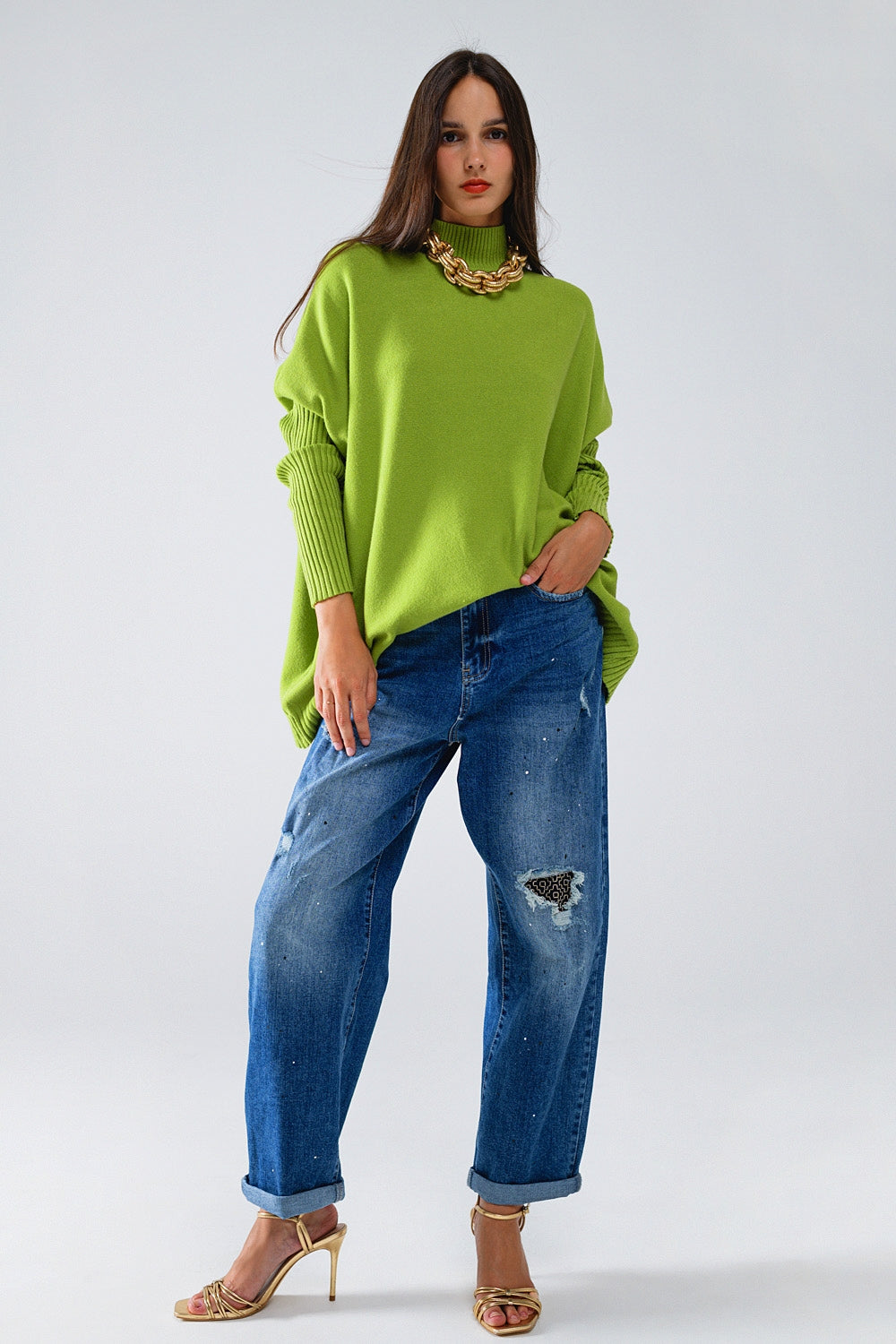 Jersey verde de gran tamaño y acogedor con mangas acanaladas