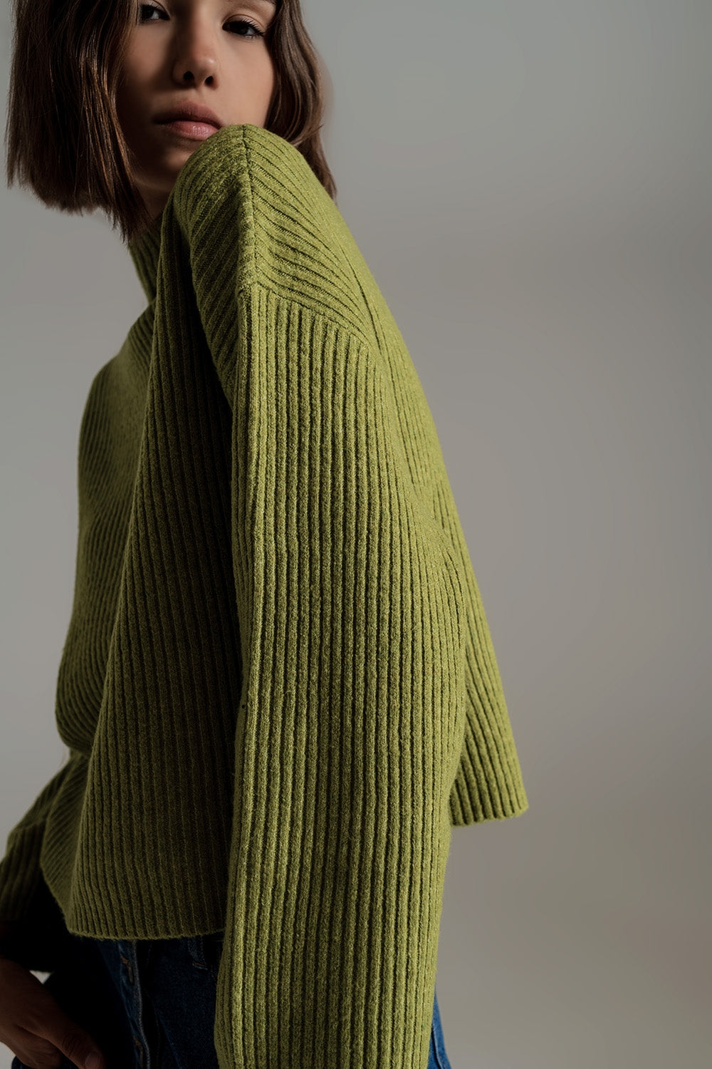 jersey verde oliva de canale suave con cuello semicisne
