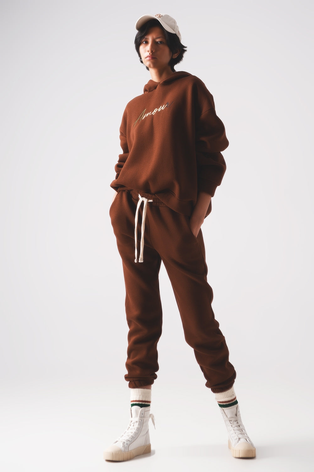 Jogger de algodón en color marron