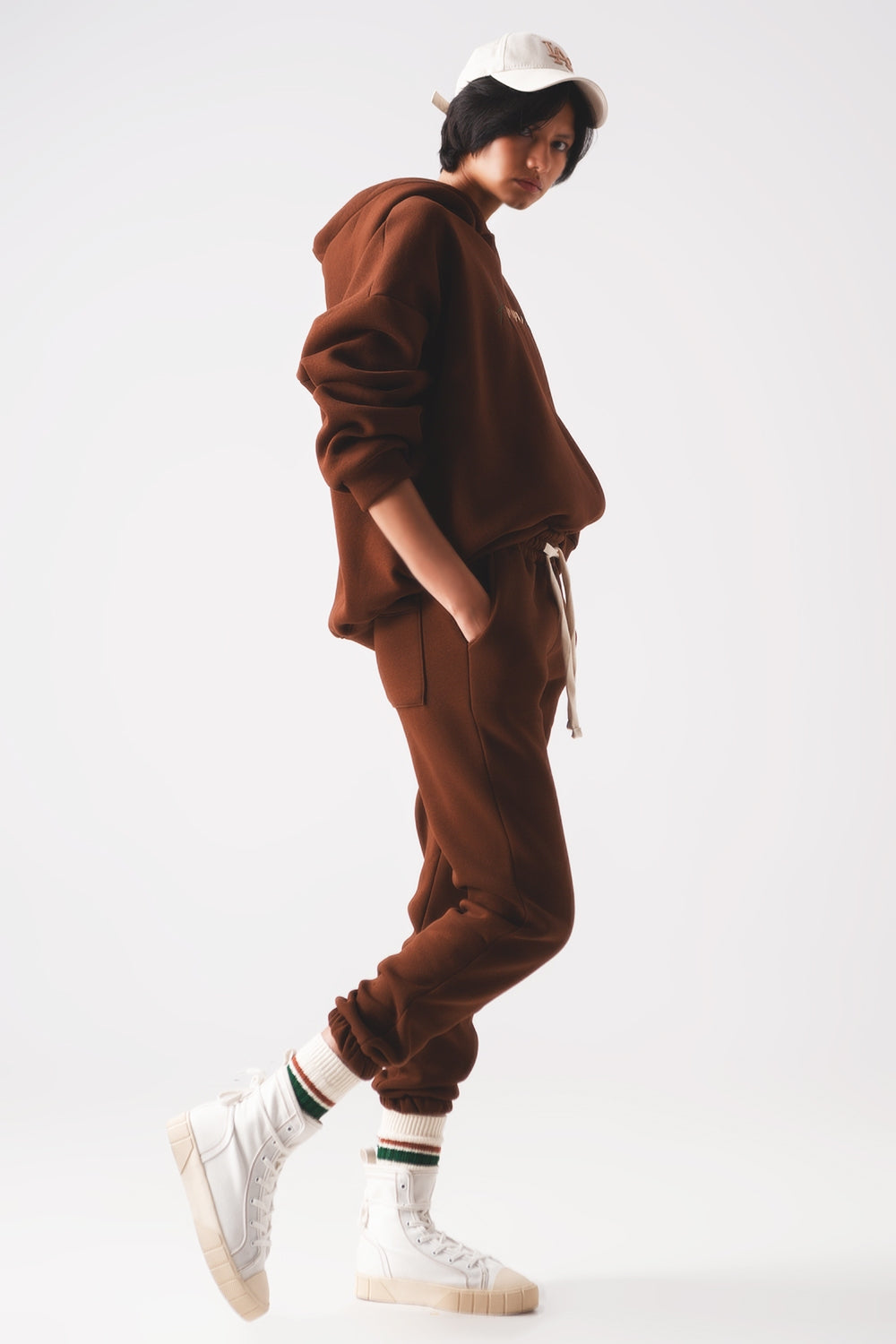Jogger de algodón en color marron