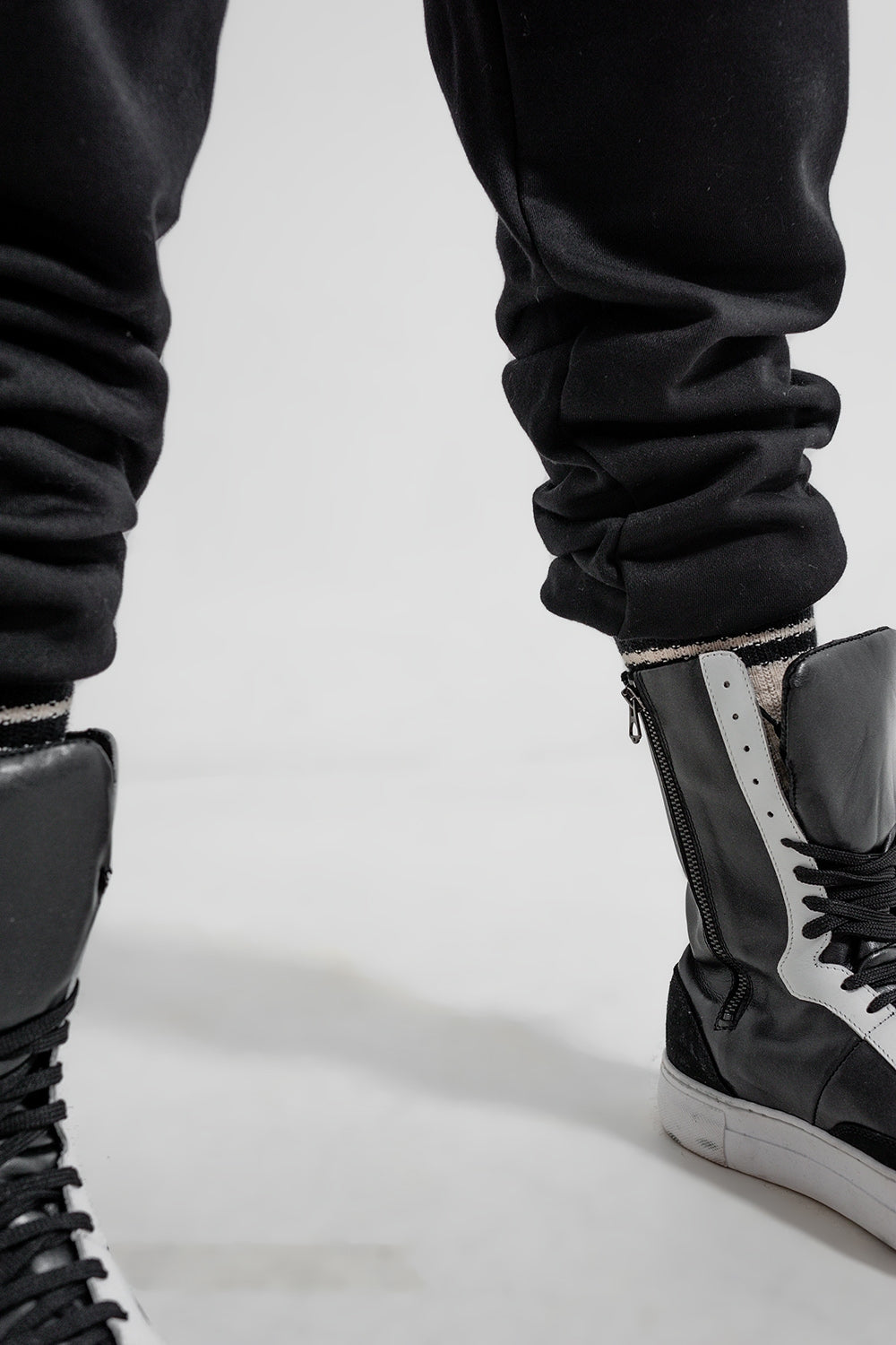 Joggers negros básicos con cordón de algodón