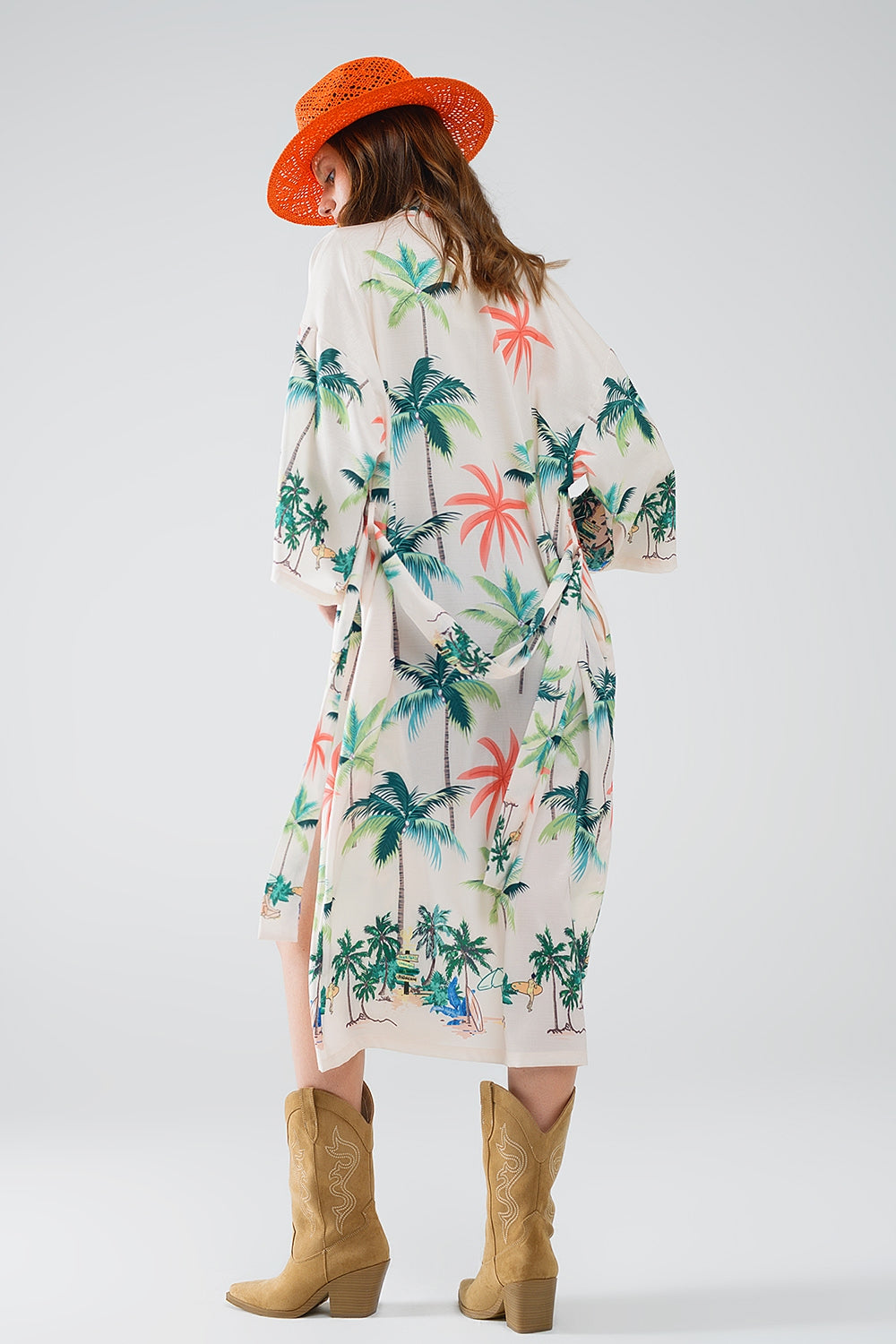 Kimono abierto en color crema con estampado playero y largo midi