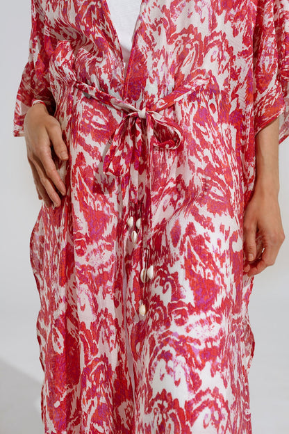 Kimono largo rojo con cierre de cordón y estampado tribal
