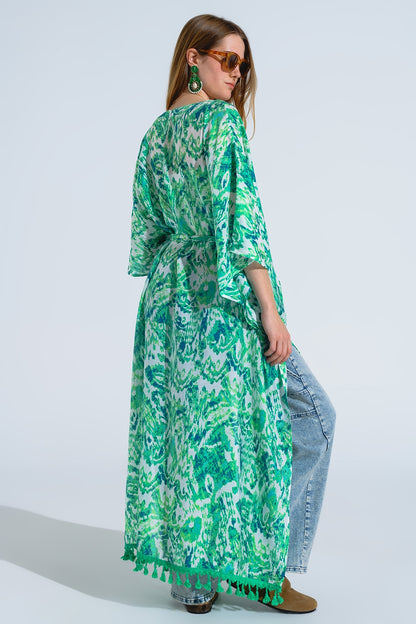 Kimono largo verde con cierre de cordón en estampado tribal