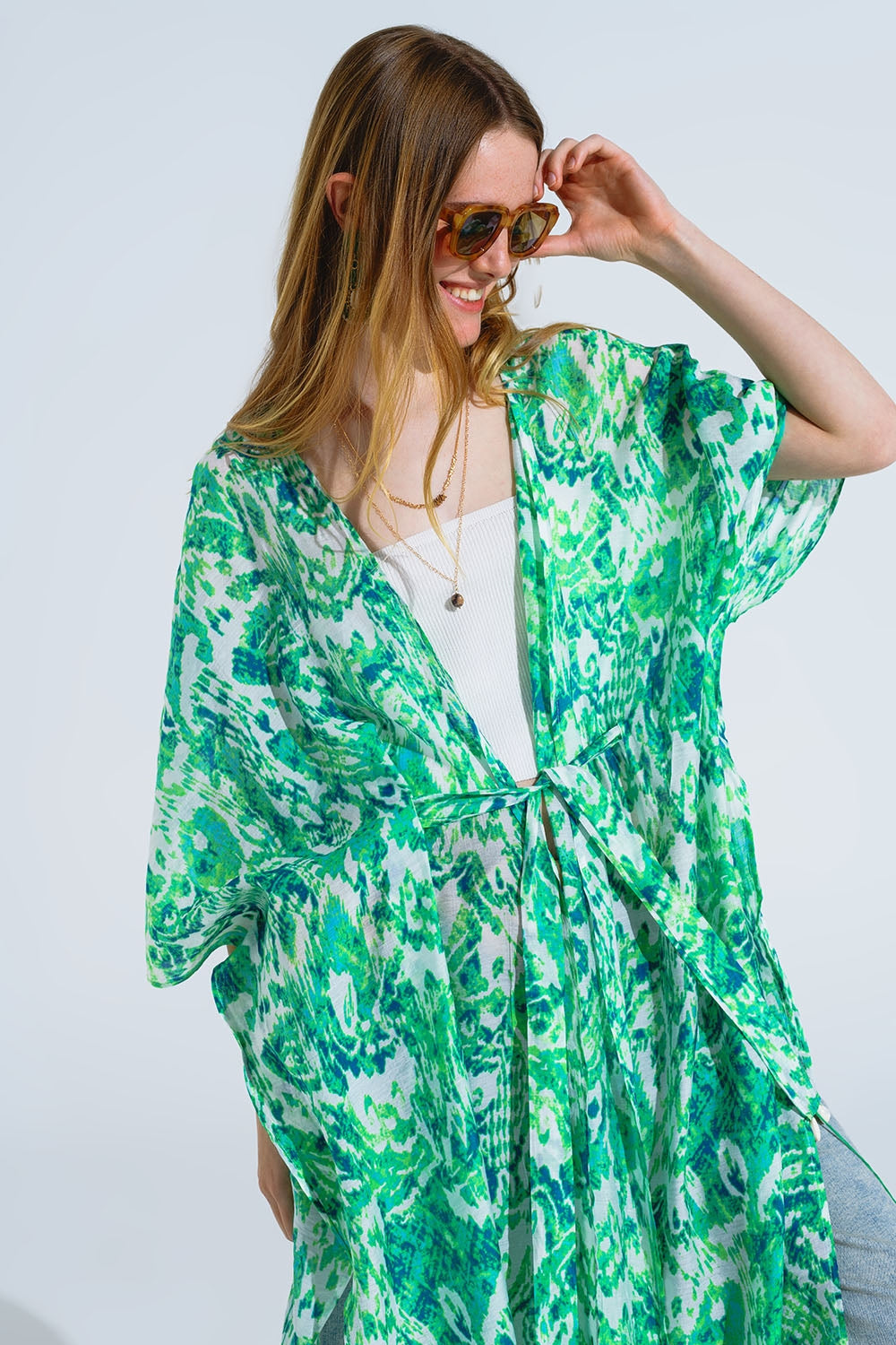 Kimono largo verde con cierre de cordón en estampado tribal