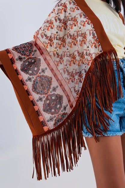 Kimono marron estampado con detalle de flecos