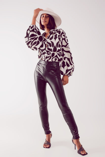 Leggings negros de efecto piel