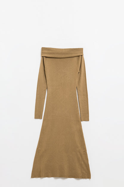 Q2 Maxi Vestido Bardot de punto ancho en camel