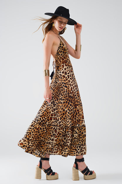 maxi vestido boho con estampado de leopardo y espalda abierta