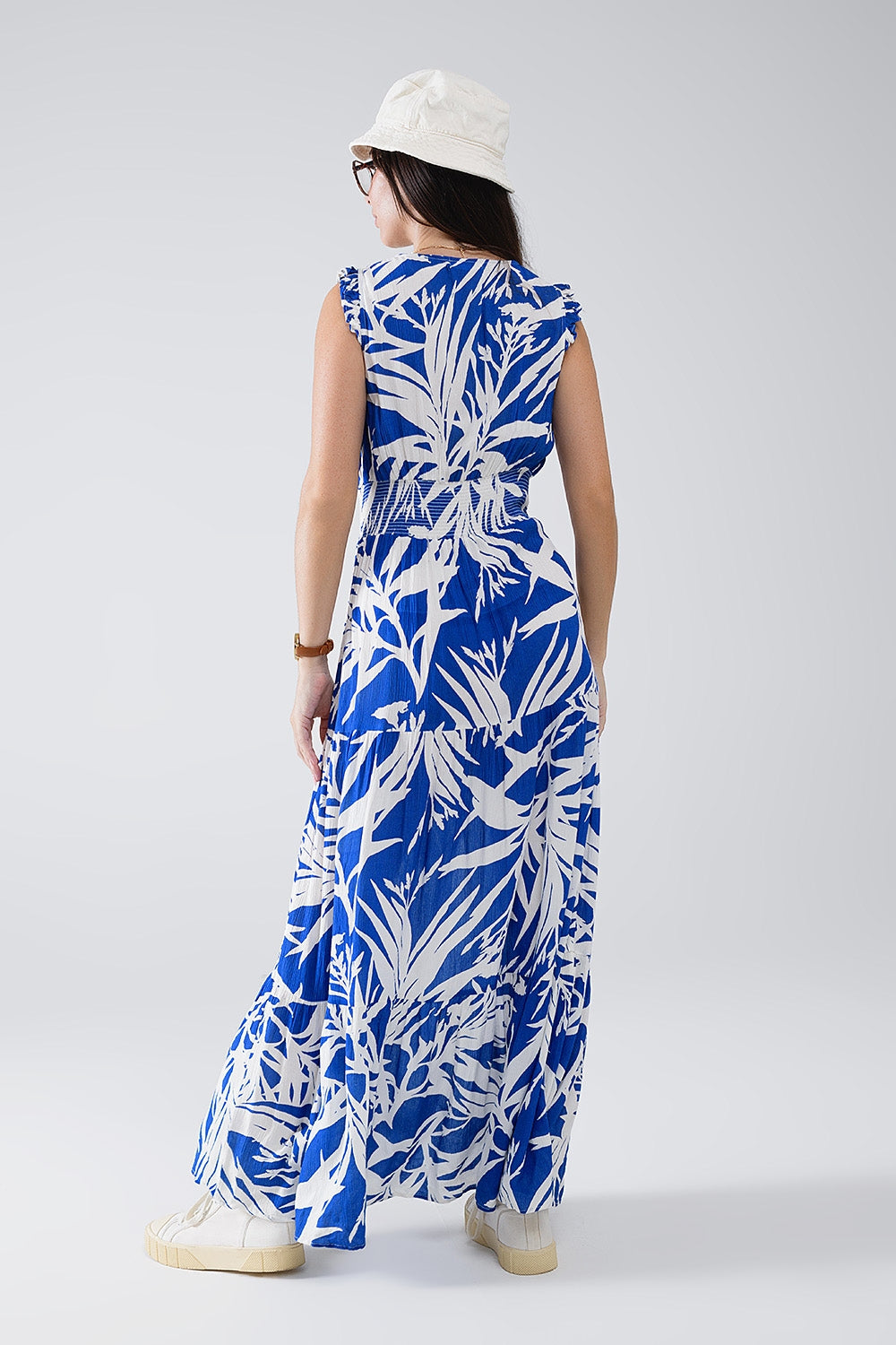 Maxi Vestido con Escote en V y Estampado Tropical en Azul