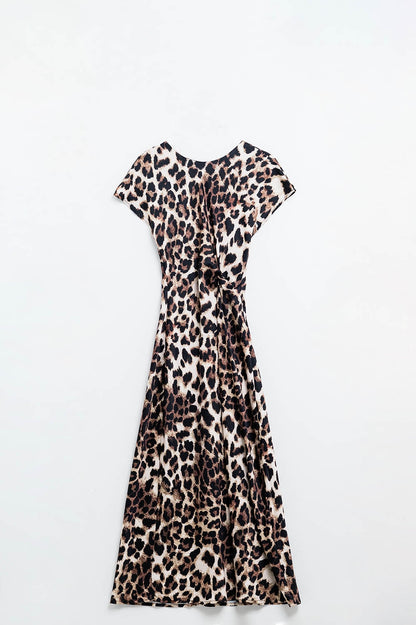 Maxi vestido con estampado de leopardo y detalle de nudo en la cintura