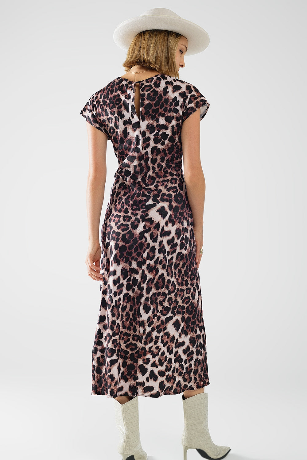 Maxi vestido con estampado de leopardo y detalle de nudo en la cintura