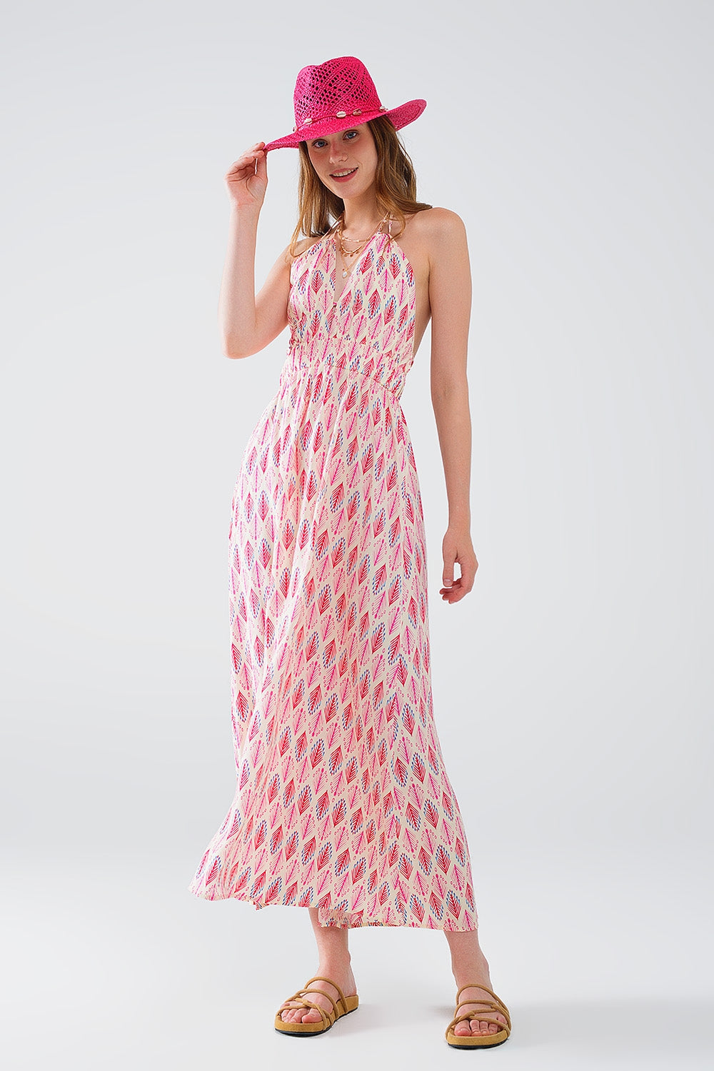 Maxi Vestido de Verano con Estampado de Plumas y Espalda Abierta en Rosa