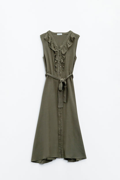 Maxi vestido en color caqui con volante y detalle de botones