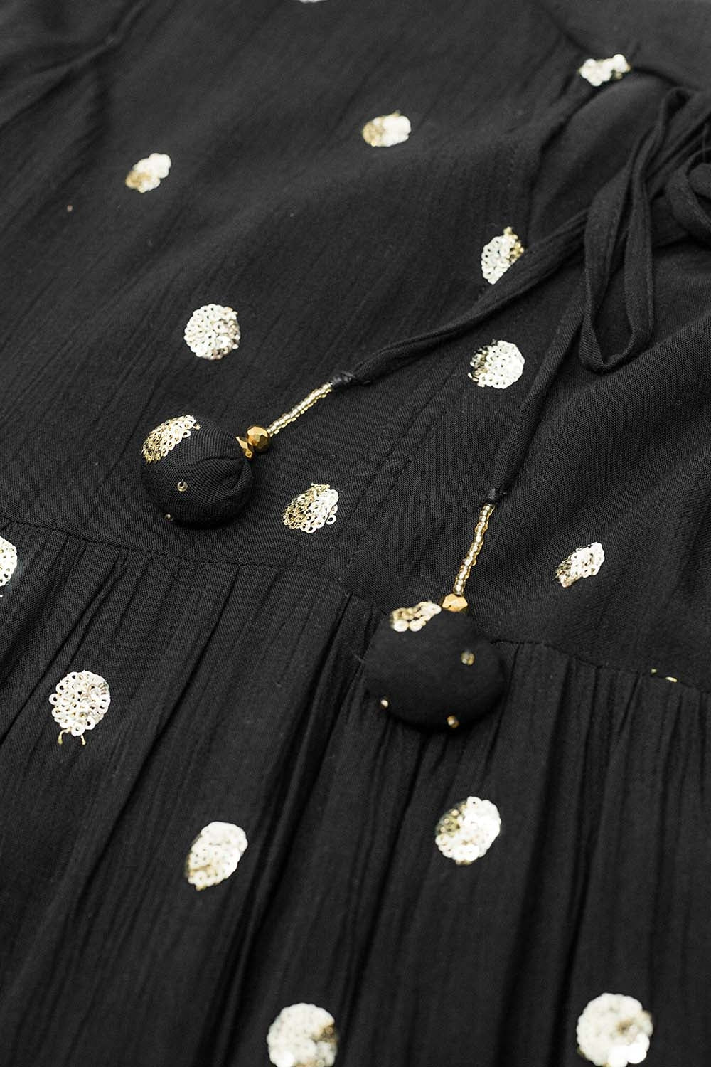 Maxi Vestido Negro con Lentejuelas Doradas