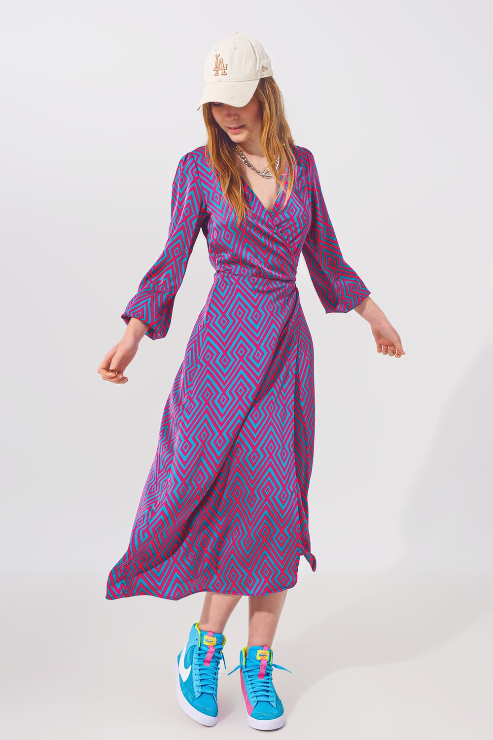 Maxivestido de manga larga con estampado geométrico