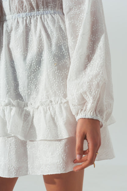 Mini Vestido bordado con Volantes en Blanco