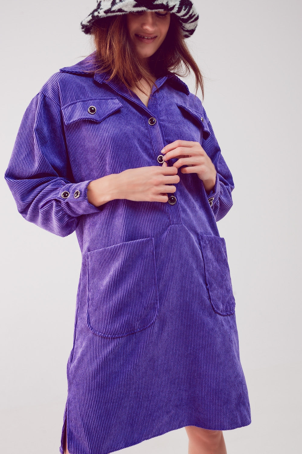 Mini vestido camisero de pana en morado
