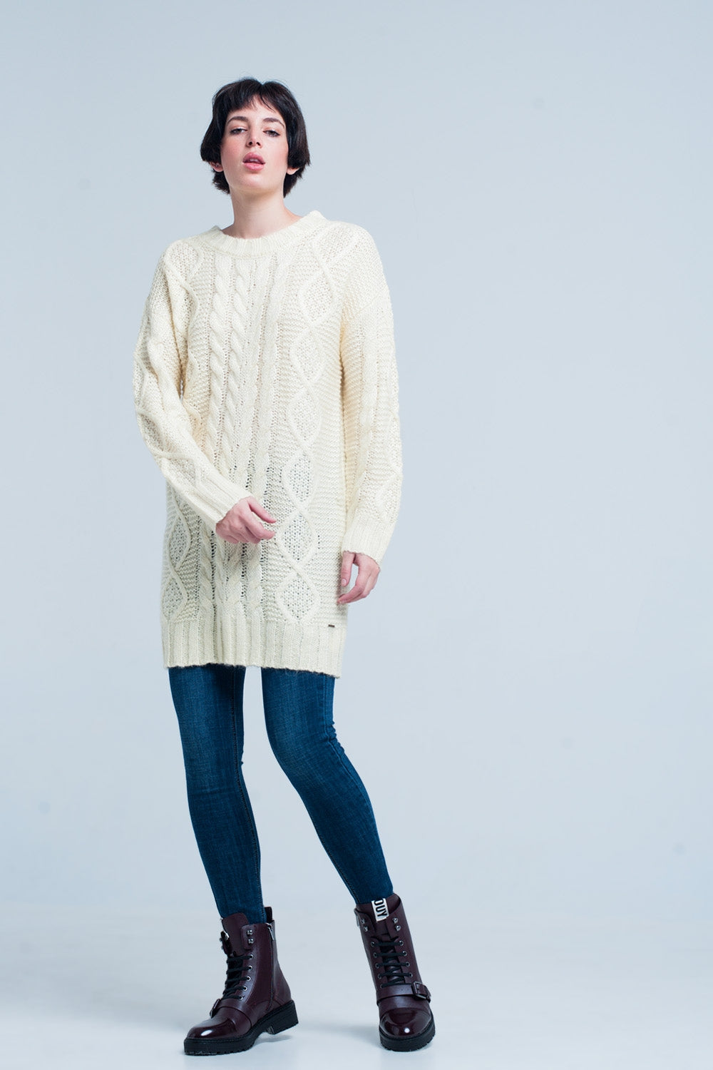 Mini vestido de punto grueso de ochos en amarillo