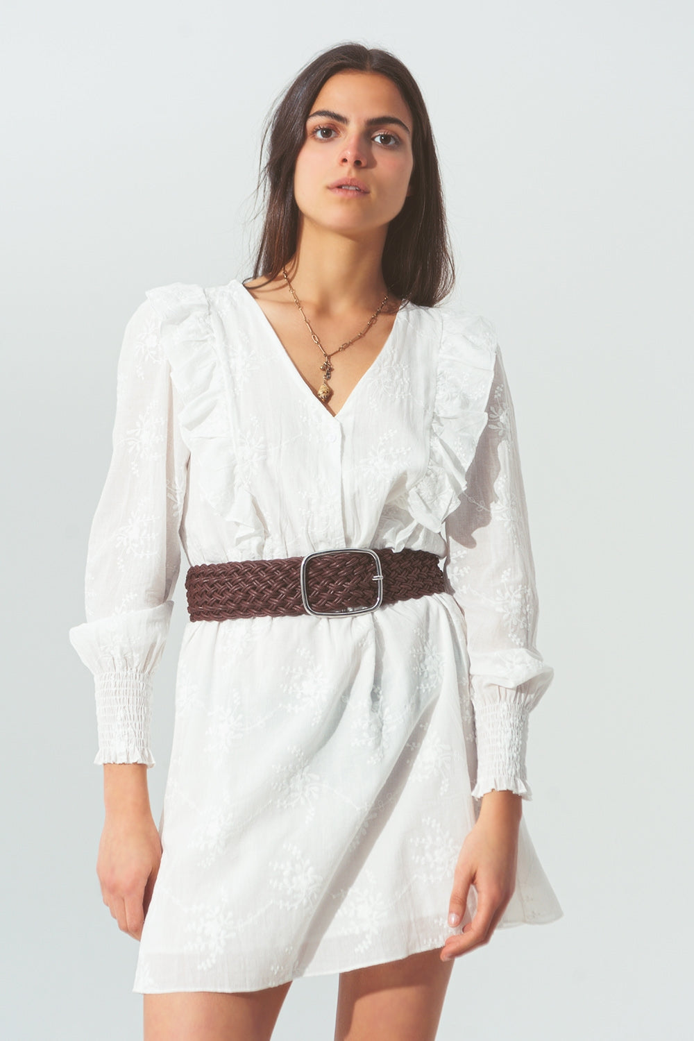 Mini Vestido Floral con Volantes en Blanco