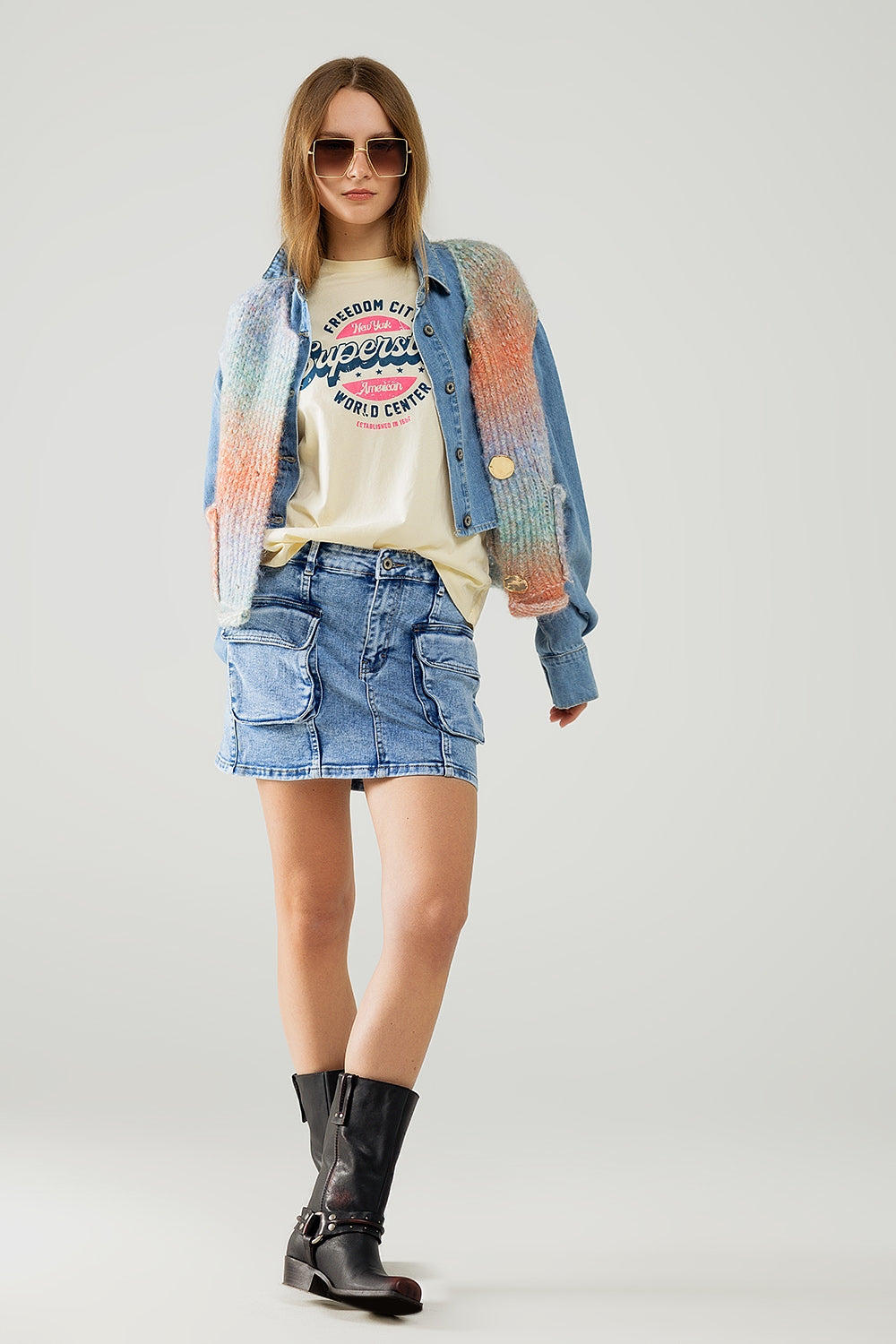 minifalda mid wash con bolsillos cargo