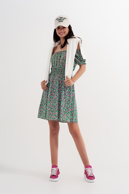Minivestido con detalle de pliegues en estampado floral verde