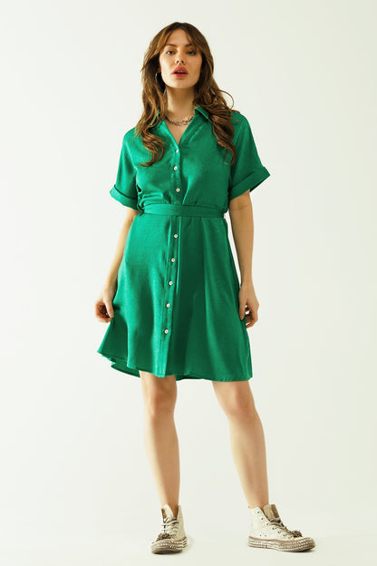 Minivestido relajado con cinturón y botones en la parte delantera en color verde