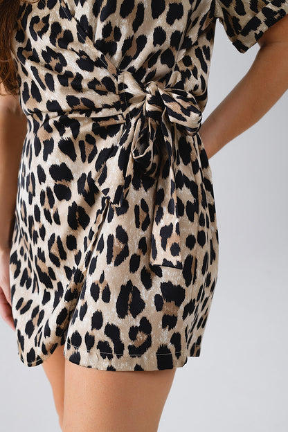 Mono con estampado de leopardo